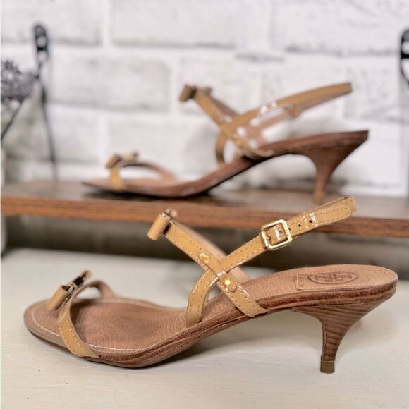 Tory Burch Women's Kailey Tan Brown Patent Leather Bow Slingback Heels Size 8.5 - Picture 1 of 10